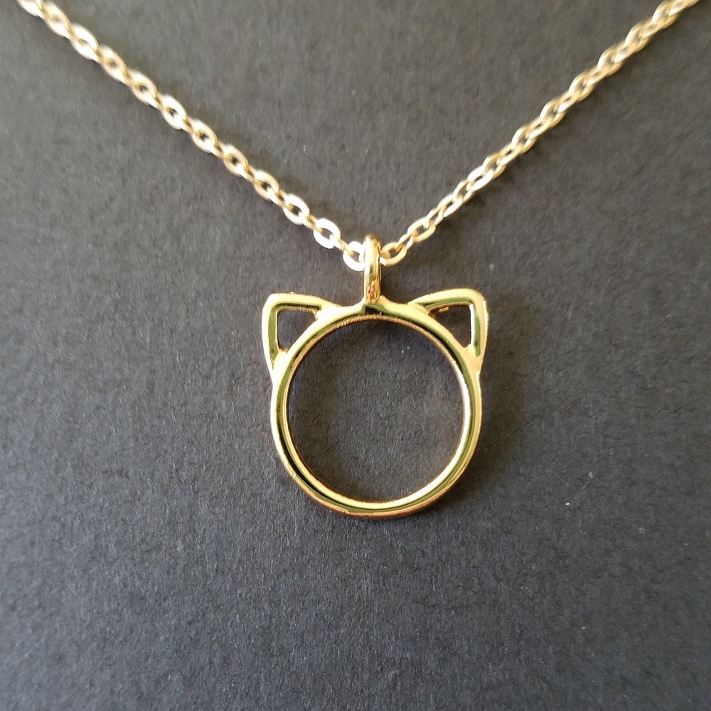 Gold cat necklace, cat jewelry, kitty necklace - Picture 1 of 4